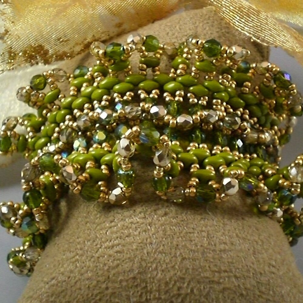 Spring Ruffle Bracelet, Hand beaded, High Fashion - Picture 3 of 5